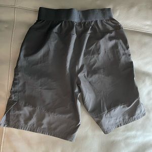 Kids workout short. Russel xl